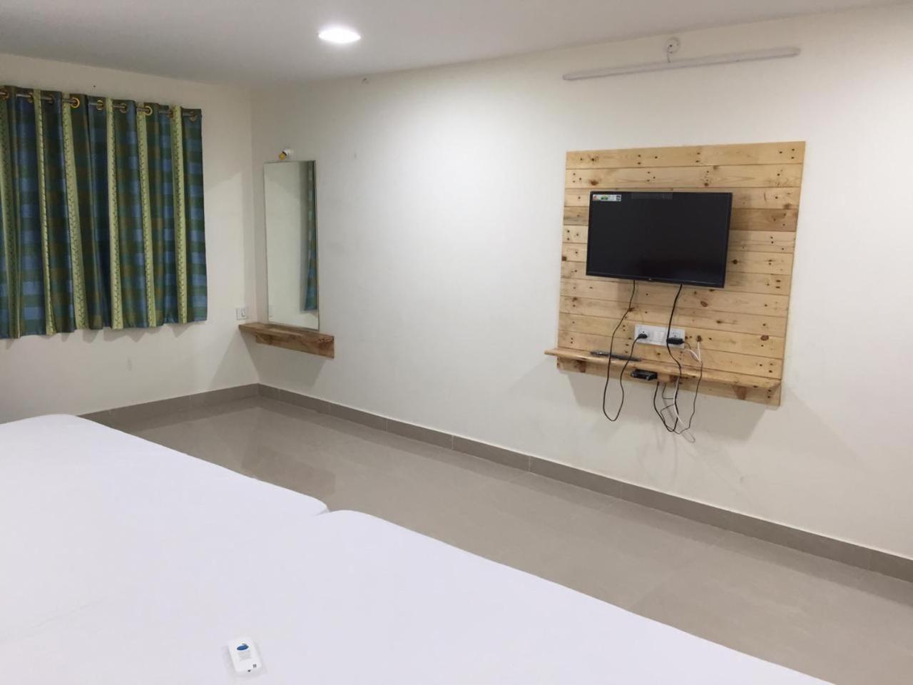 Aditi Rooms Tiruchirappalli Buitenkant foto