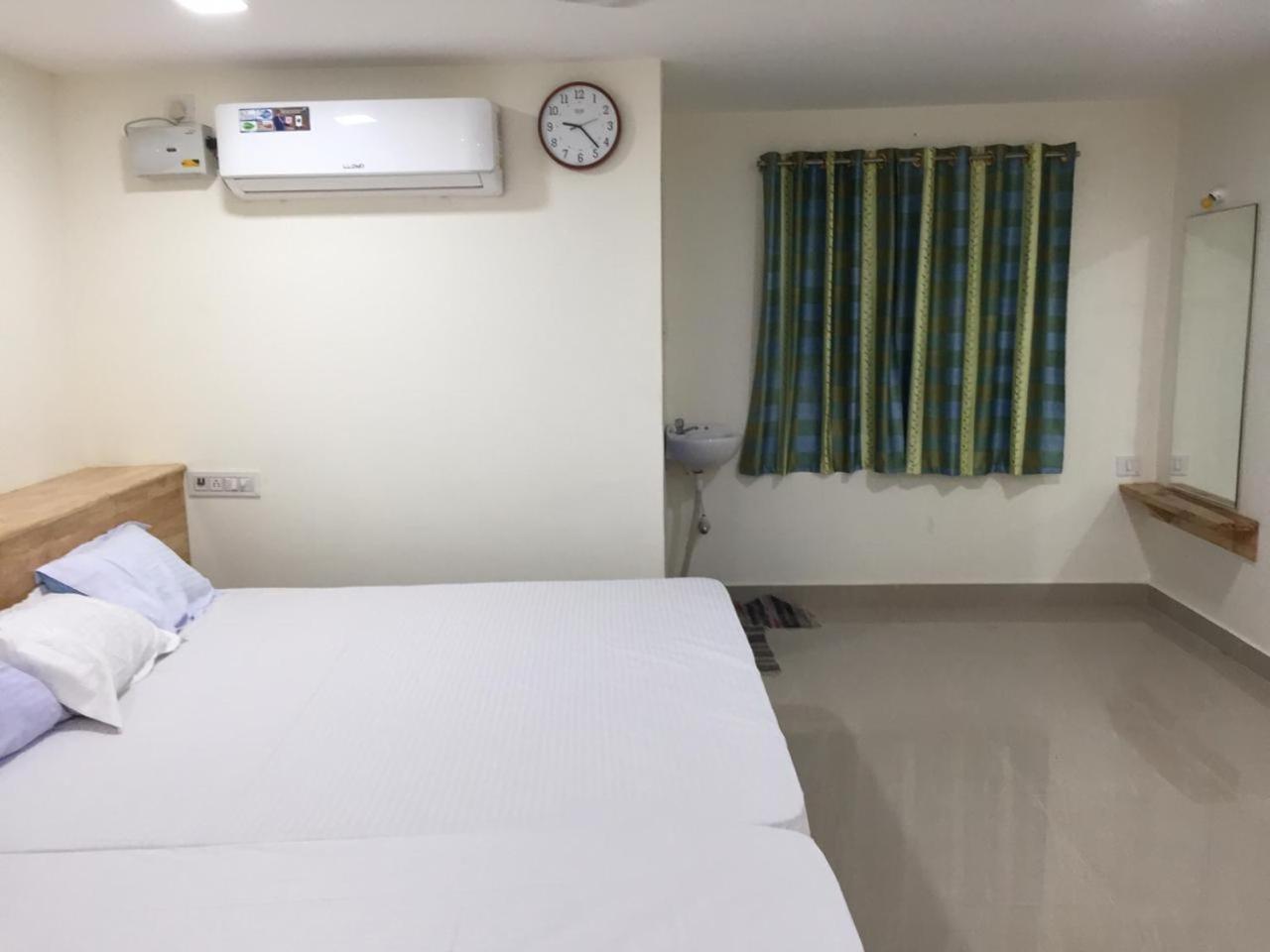 Aditi Rooms Tiruchirappalli Buitenkant foto